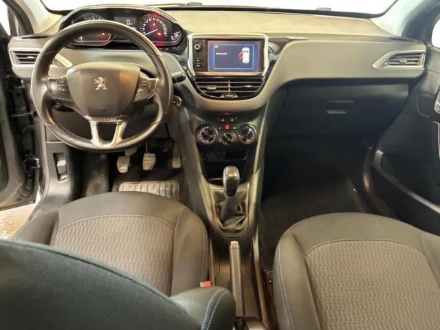 Peugeot 208 image 1