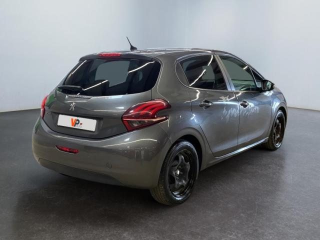 Peugeot 208 image 7