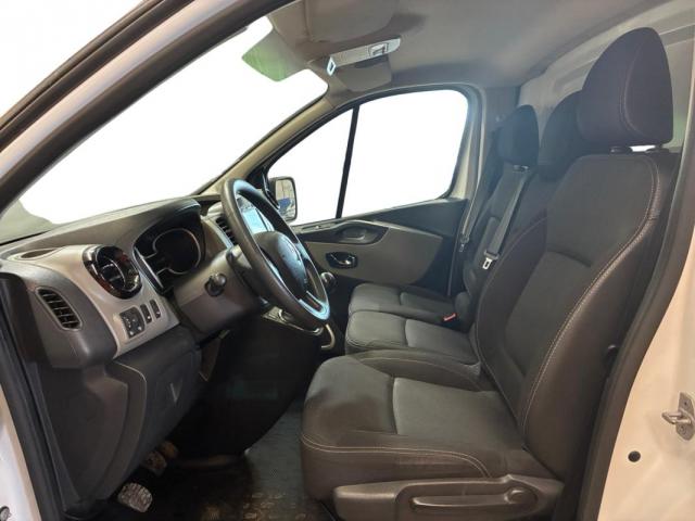 Renault Trafic image 8