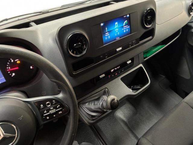 Mercedes Benz Sprinter image 8
