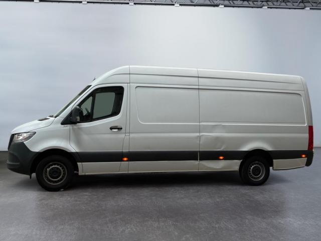 Mercedes Benz Sprinter image 7