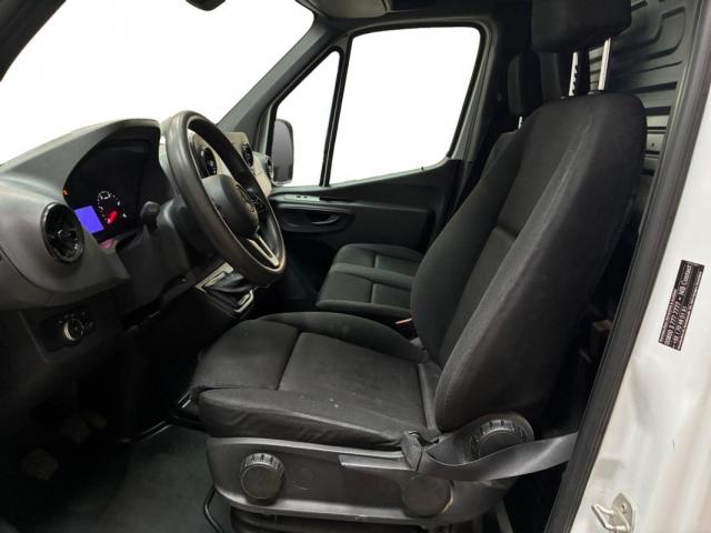 Mercedes Benz Sprinter image 1