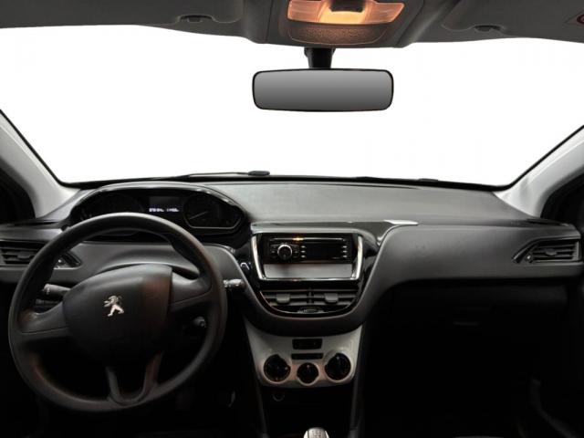 Peugeot 208 image 3