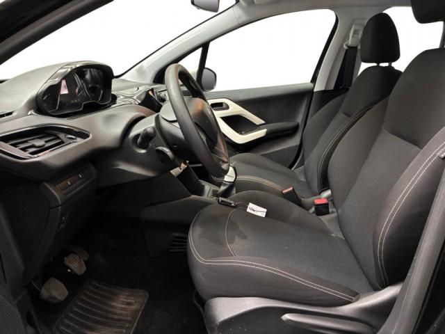 Peugeot 208 image 1