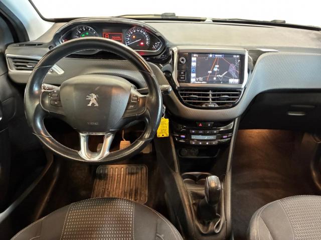 Peugeot 208 image 1