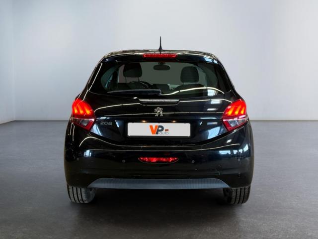Peugeot 208 image 6