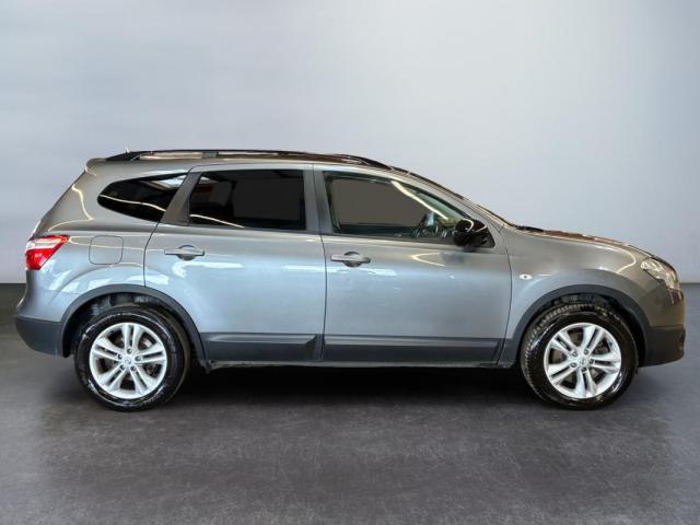 Nissan Qashqai+2 image 2