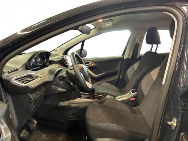Peugeot 2008 image 8