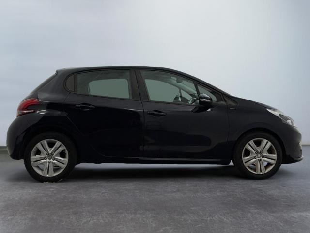 Peugeot 208 image 5