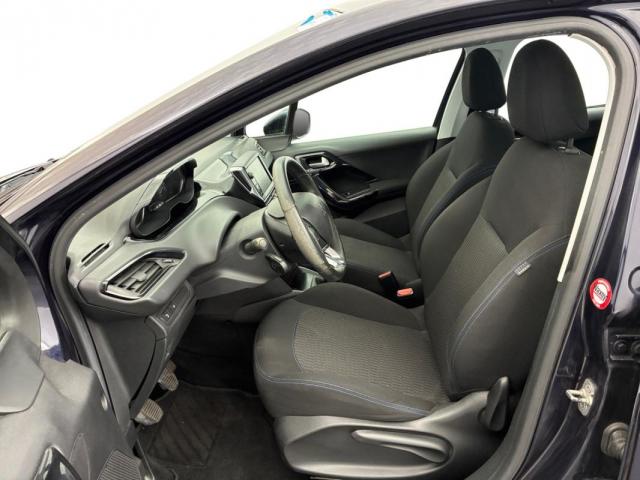 Peugeot 208 image 9