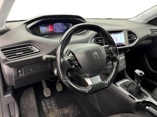 Peugeot 308 image 2
