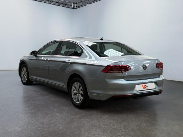 Volkswagen Passat image 2