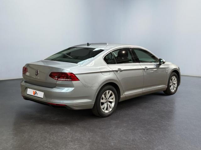 Volkswagen Passat image 3