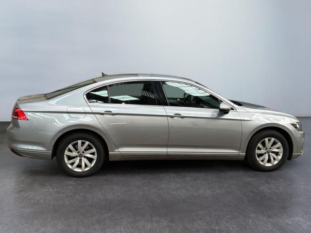 Volkswagen Passat image 4