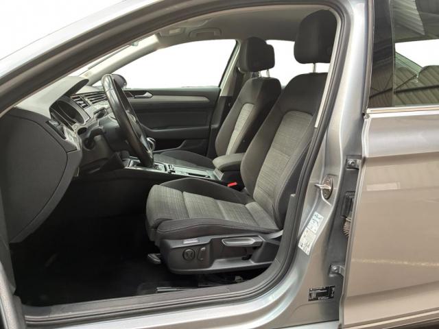 Volkswagen Passat image 8
