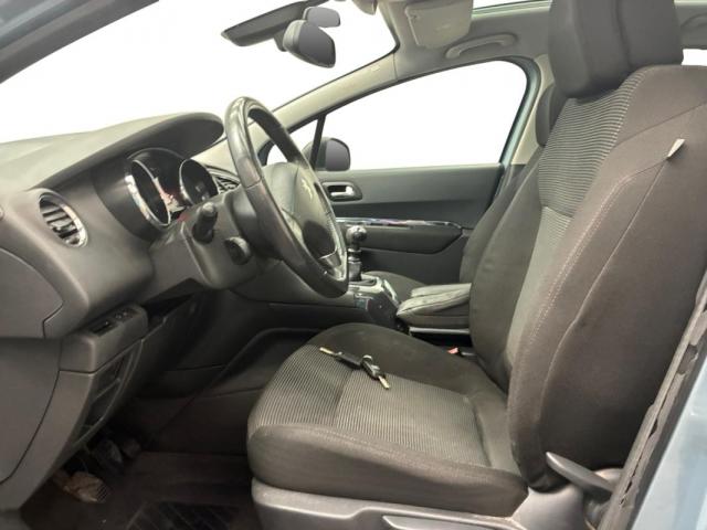 Peugeot 5008 image 6