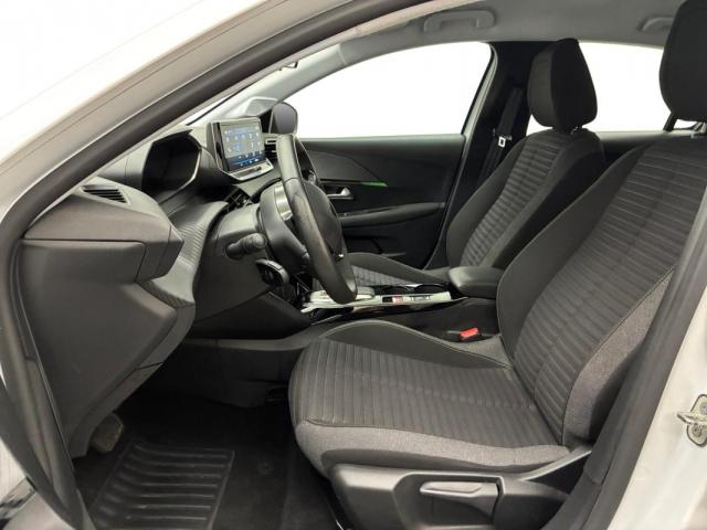 Peugeot 208 image 9