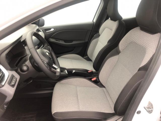 Renault Clio image 9