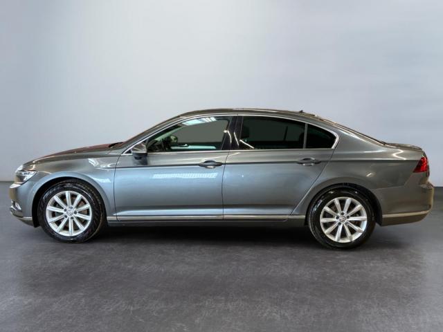 Volkswagen Passat image 1