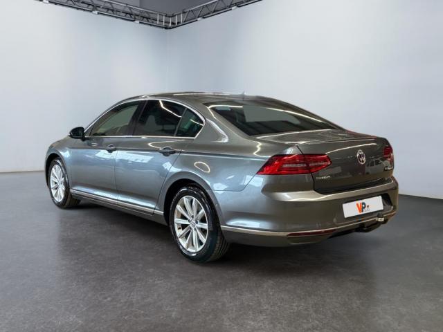 Volkswagen Passat image 7