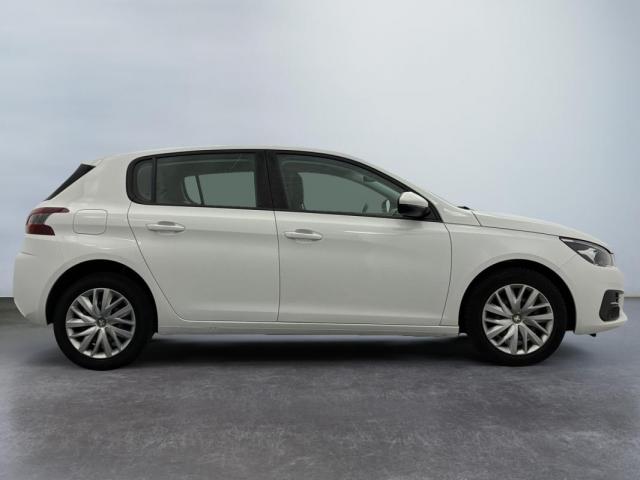 Peugeot 308 image 1