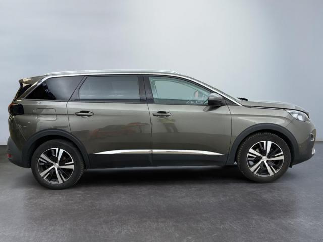 Peugeot 5008 image 6