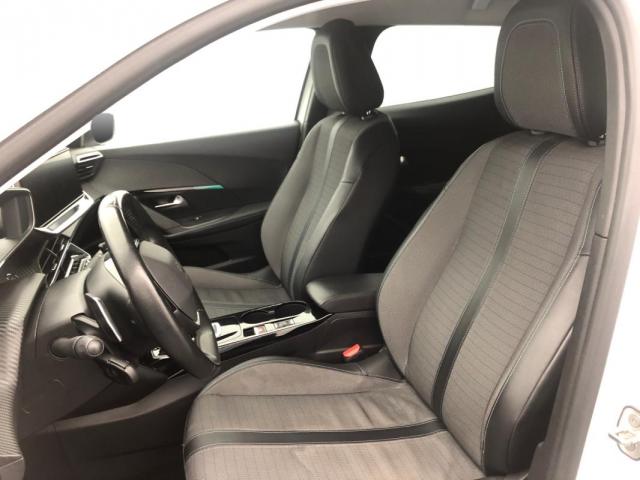 Peugeot 2008 image 1
