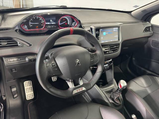 Peugeot 208 image 9