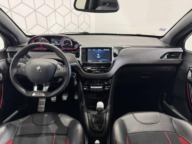Peugeot 208 image 1