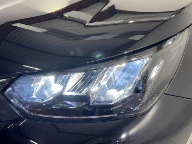 Peugeot 2008 image 2
