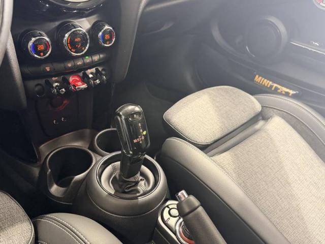 Mini Mini image 6
