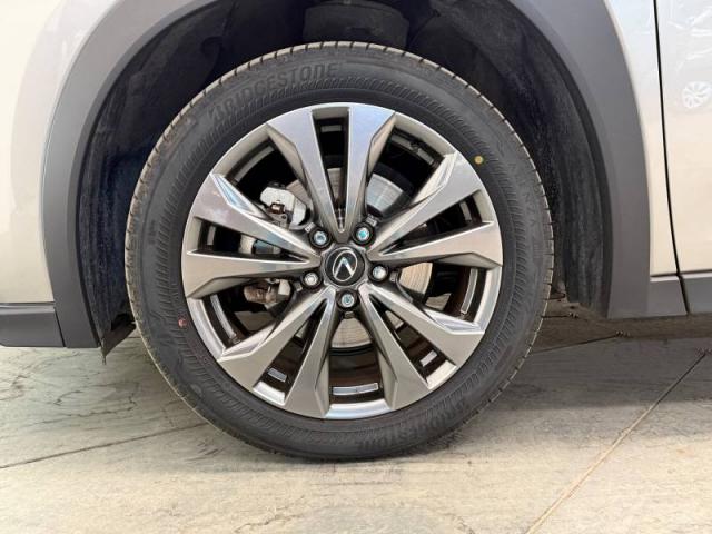 Lexus Ux image 4