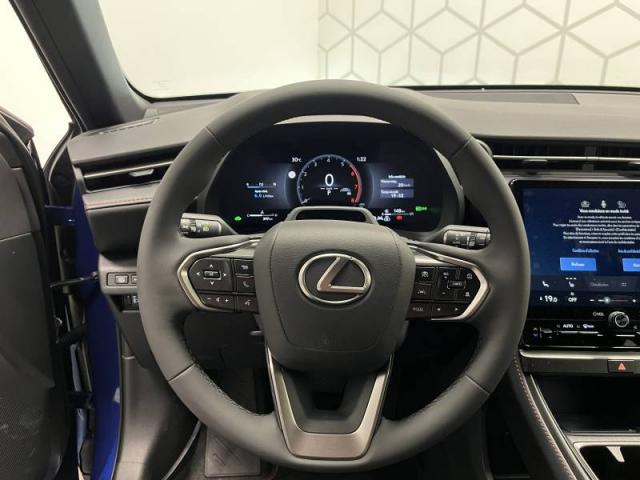 Lexus Lbx image 7
