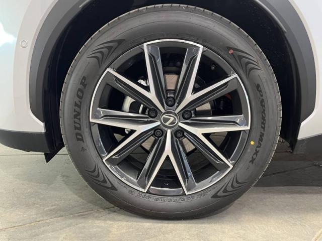 Lexus Lbx image 8