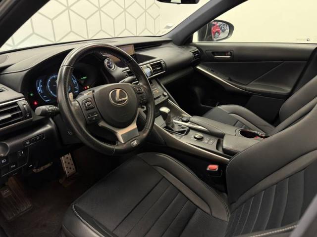 Lexus Is image 6