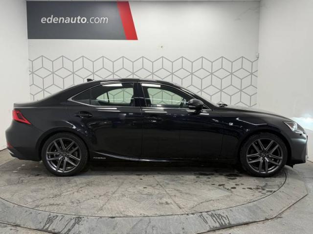 Lexus Is image 7
