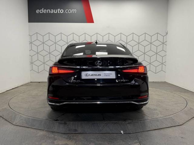 Lexus Es image 2