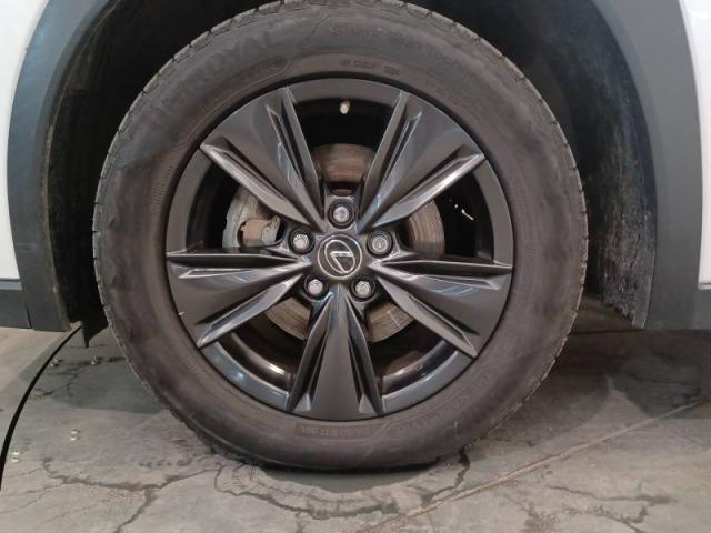 Lexus Ux image 9
