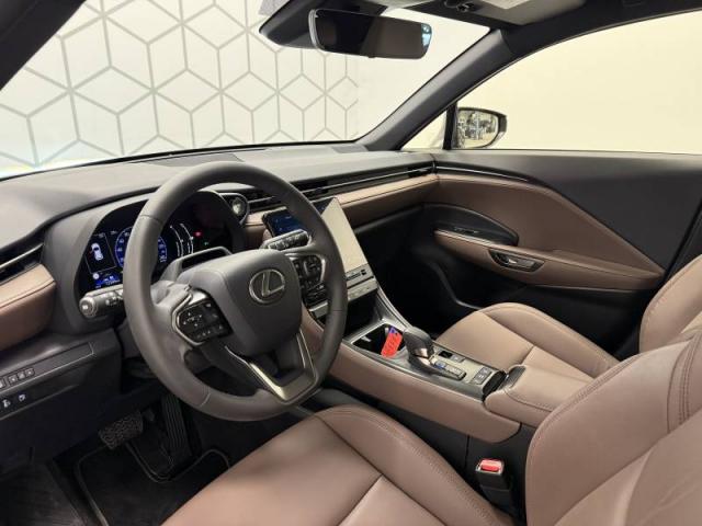 Lexus Lbx image 5