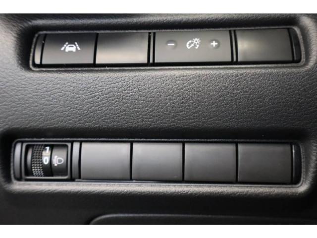 Nissan Juke image 2