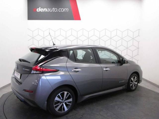 Nissan Leaf image 2
