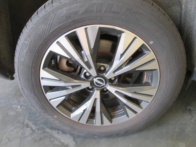 Nissan X-Trail image 9