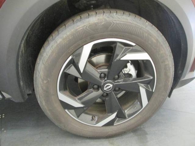 Nissan Juke image 9