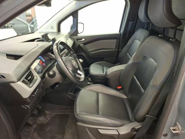 Nissan Townstar image 8