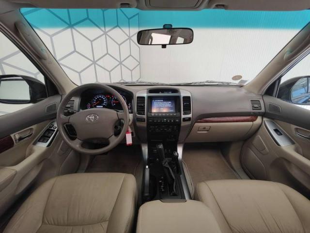 Toyota Land Cruiser image 4