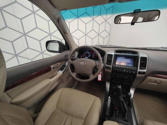 Toyota Land Cruiser image 3