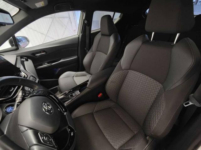 Toyota C-Hr image 6