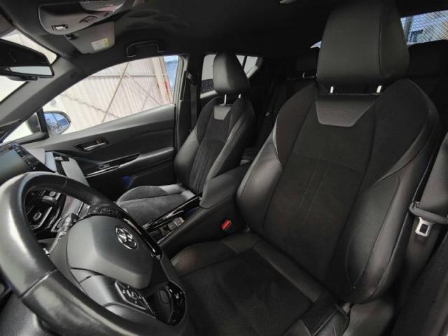 Toyota C-Hr image 6
