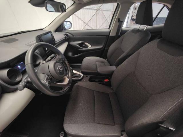 Toyota Yaris image 2