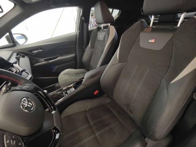 Toyota C-Hr image 7